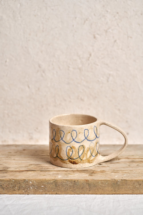La Tasse - Boucle, Fer & Crayon