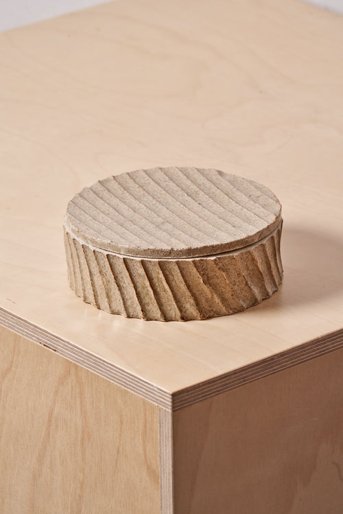 Large Box /  Diagonal carved grooves iron details