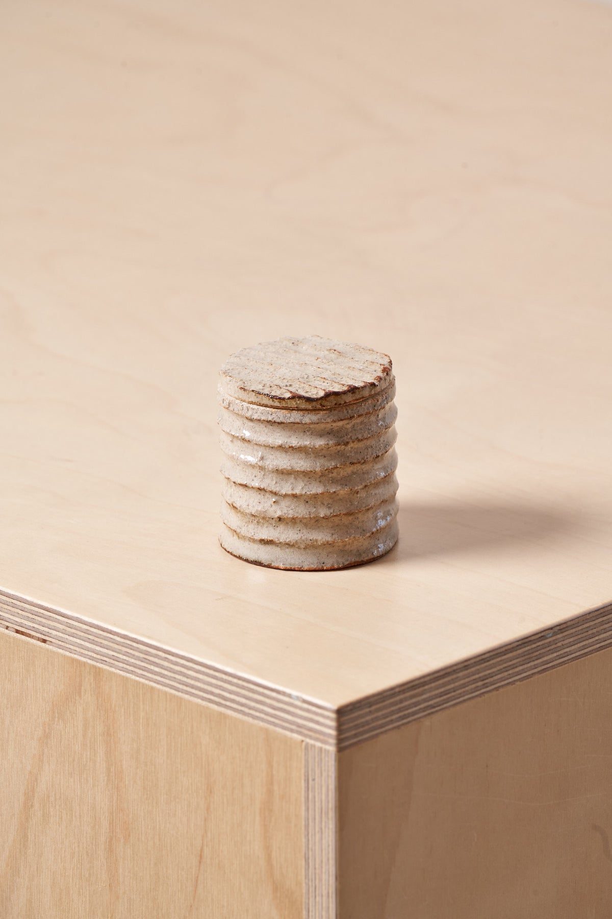 Tiny Box / Horizontal carved grooves with iron details