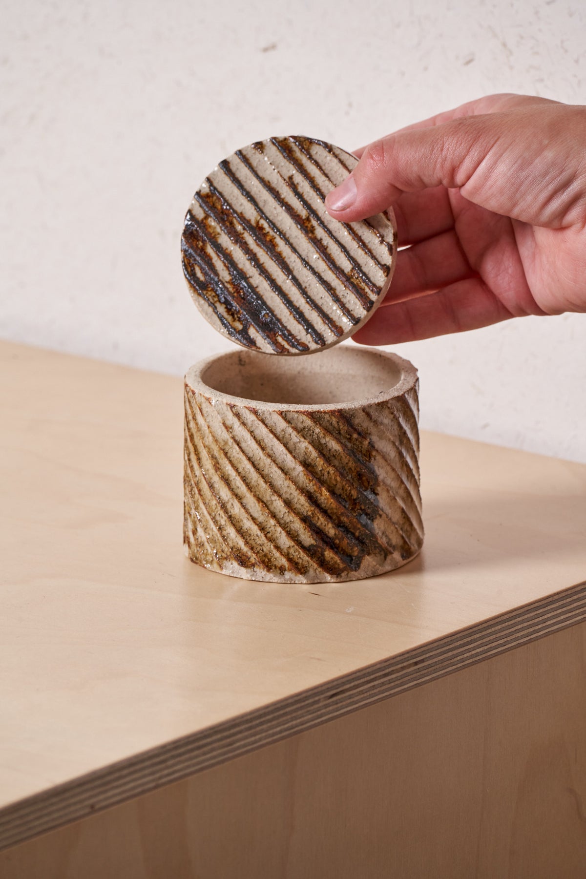 Box /  Narrow diagonal carved grooves with iron