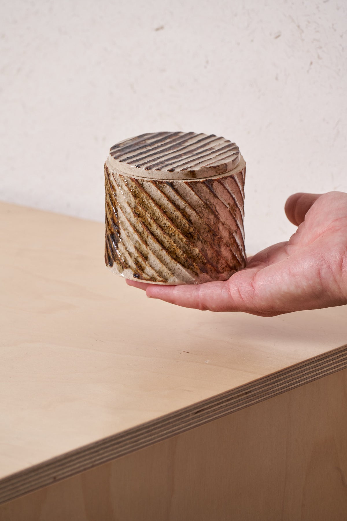 Box /  Narrow diagonal carved grooves with iron