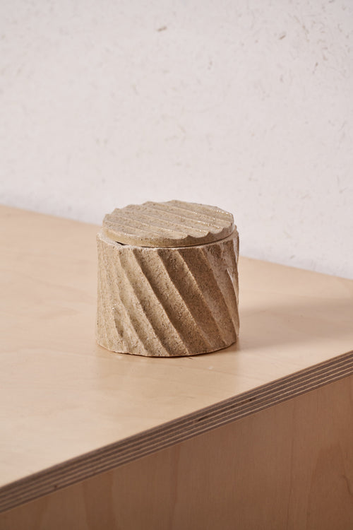 Box /  Diagonal carved grooves