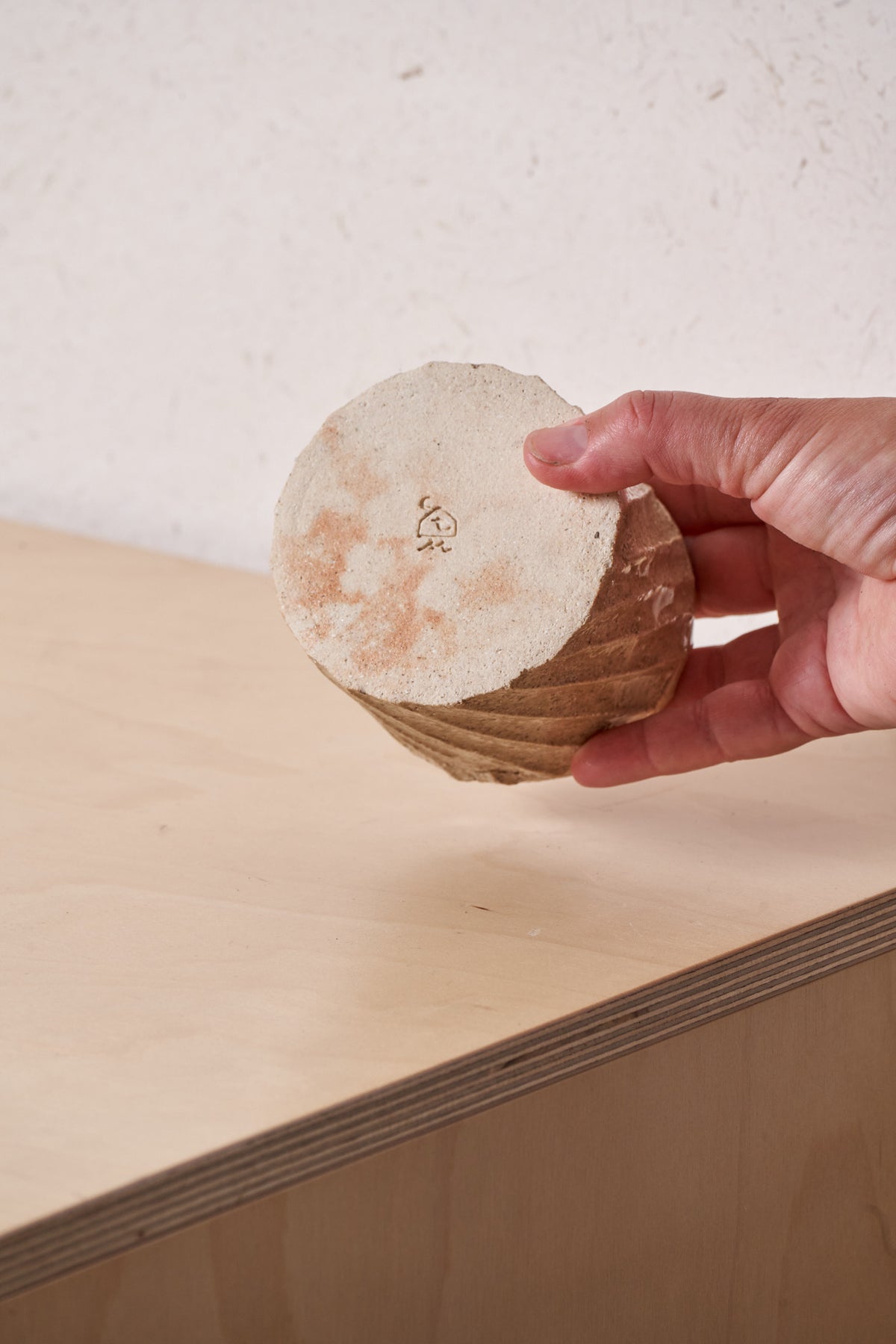 Box /  Diagonal carved grooves