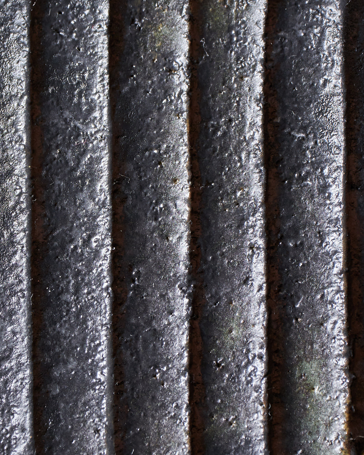 Low Box /  Diagonal large carved grooves with Copper wash
