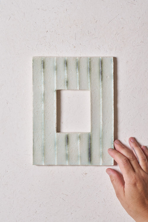 Frame / Straight carved grooves with copper details