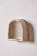 Alcove /  Diagonal carved grooves